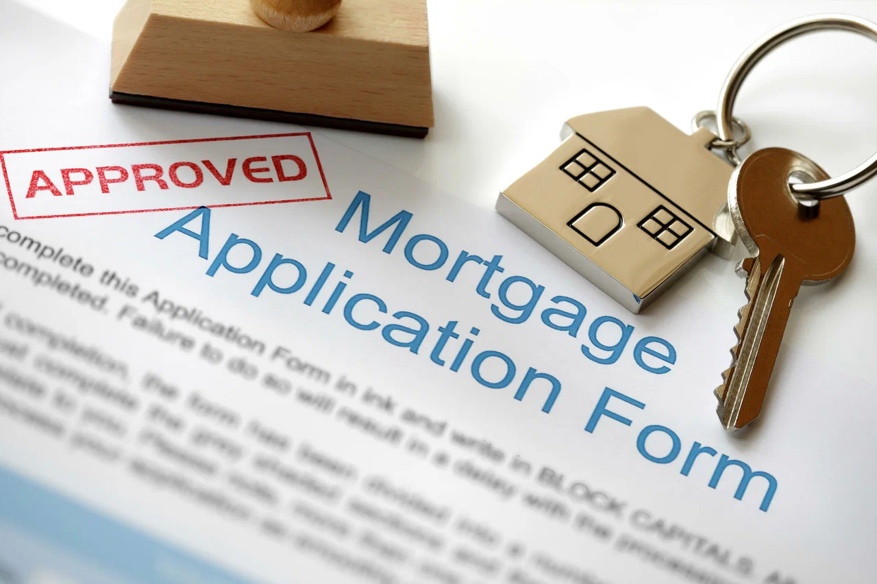 The mortgage application process is evolving with technology, employing AI for automation and online platforms for streamlined accessibility.
